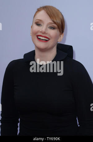 L'attrice Bryce Dallas Howard assiste American Film Institute's 44th Life Achievement Award gala tributo al compositore John Williams presso il Teatro Dolby nella sezione di Hollywood di Los Angeles il 9 giugno 2016. Più di sei decenni in Hollywood, Williams ha scritto alcune delle più memorabili della musica nella storia di film. Il suo 100-plus caratteristiche hanno guadagnato 50 nomination all Oscar (facendo di lui il più-nominato persona viva), vincendo cinque volte. Williams ha ricevuto anche 22 Grammy, sette BAFTAs, cinque Emmy, quattro Golden Globes, un centro Kennedy l onore e la National Medal of Arts. E poi ci sono tutti i t Foto Stock