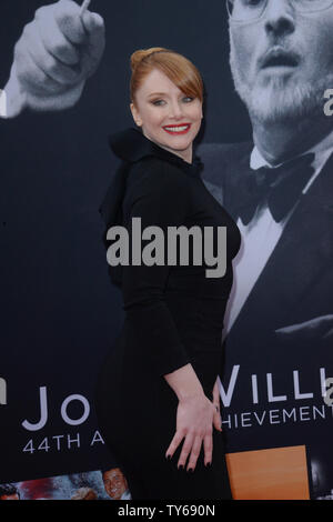 L'attrice Bryce Dallas Howard assiste American Film Institute's 44th Life Achievement Award gala tributo al compositore John Williams presso il Teatro Dolby nella sezione di Hollywood di Los Angeles il 9 giugno 2016. Più di sei decenni in Hollywood, Williams ha scritto alcune delle più memorabili della musica nella storia di film. Il suo 100-plus caratteristiche hanno guadagnato 50 nomination all Oscar (facendo di lui il più-nominato persona viva), vincendo cinque volte. Williams ha ricevuto anche 22 Grammy, sette BAFTAs, cinque Emmy, quattro Golden Globes, un centro Kennedy l onore e la National Medal of Arts. E poi ci sono tutti i t Foto Stock