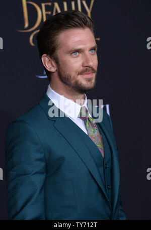 Membro del cast Dan Stevens assiste la premiere del motion picture romantica fantasia musicale "La Bella e la bestia" al El Capitan Theater di Hollywood sezione di Los Angeles il 2 marzo 2017. Trama: un giovane principe, imprigionato sotto forma di una bestia, può essere liberato solo da vero amore. Che cosa può essere la sua unica opportunità arriva quando incontra belle, l'unica ragazza umana mai a visitare il castello poiché è stato incantato. Foto di Jim Ruymen/UPI Foto Stock