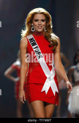 Miss New York STATI UNITI D'AMERICA, Hannah Lopa sul palco durante il 2017 Miss USA la concorrenza, Mandalay Bay Resort and Casino il 14 maggio 2017. Foto di James Atoa/UPI Foto Stock