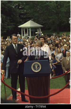 John Fraser Primo Ministro dell'Australia e Jimmy Carter durante una visita di stato cerimonia di arrivo. Foto Stock