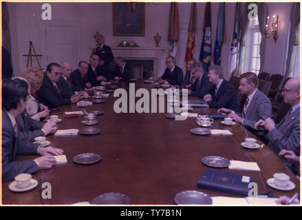 Josip Tito e Jimmy Carter di tenere un incontro tra gli Stati Uniti e i funzionari jugoslavi. Foto Stock