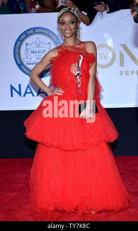 Tiffany Boone arriva per la quarantanovesima NAACP Image Awards a Pasadena Civic Auditorium di Pasadena, in California, il 15 gennaio 2018. Il NAACP Image Awards celebra i successi delle persone di colore e nei settori della televisione, musica, letteratura e film e successi anche i singoli o i gruppi che promuovono la giustizia sociale attraverso sforzi creativi. Foto di Christine masticare/UPI Foto Stock
