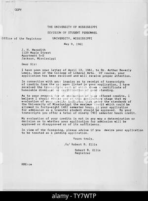 Lettera a James Meredith dal Cancelliere Maggio 9, 1961; Portata e contenuto: Lettera a James Meredith concernenti la sua applicazione alla University of Mississippi. Note generali: Kennedy,John F. Foto Stock