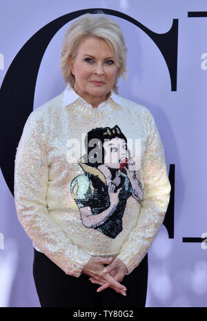 Membro del cast Candice Bergen assiste la premiere del motion picture commedia "club del libro' al Regency Village Theater di Westwood sezione di Los Angeles il 6 maggio 2018. Trama: Quattro amici per tutta la vita hanno la loro vita per sempre cambiata dopo la lettura 50 tonalità di grigio nella loro rubrica mensile club. Foto di Jim Ruymen/UPI Foto Stock