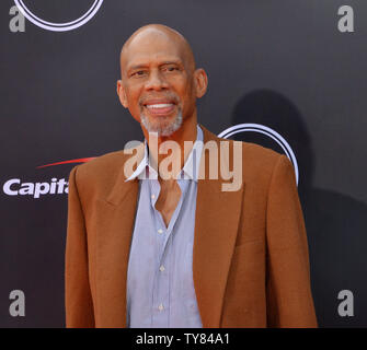 Ex giocatore di basket Kareem Abdul-Jabbar assiste la XXVI edizione ESPY Awards presso il Microsoft Theatre di Los Angeles il 18 luglio 2018. Foto di Jim Ruymen/UPI Foto Stock