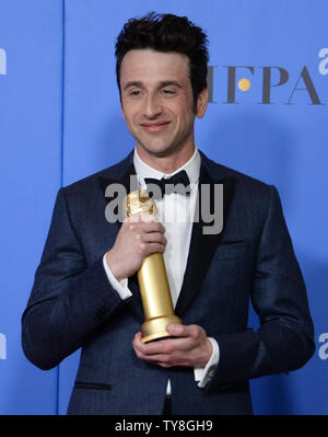 Film compositore Justin Hurwitz appare dietro le quinte dopo aver vinto il premio per la migliore musica originale - Motion Picture 'primo uomo' durante la 76th Annuale di Golden Globe Awards presso il Beverly Hilton Hotel di Beverly Hills, la California il 6 gennaio 2019. Foto di Jim Ruymen/UPI Foto Stock