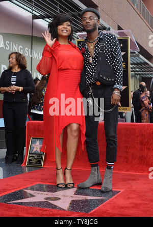 Taraji P. Henson è unita da suo figlio Marcell Johnson durante una cerimonia di inaugurazione venerandola con il 2,655th della stella sulla Hollywood Walk of Fame a Los Angeles il 28 gennaio 2019. Foto di Jim Ruymen/UPI. Foto Stock