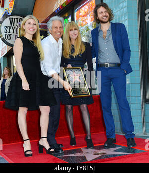 (L-R) Vanessa Bagdasarian, Ross Bagdasarian, Janice Karman e Michael Bagdasarian frequentare la stella cerimonia di inaugurazione in onore di Alvin ed i Chipmunks con il 2,657th della stella sulla Hollywood Walk of Fame a Los Angeles, la California il 14 marzo 2019. Foto di Chris Chew/UPI Foto Stock