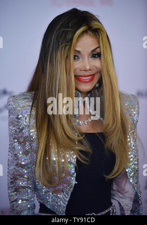 LaToya Jackson arriva sul tappeto arancione per la ventiseiesima gara annuale per cancellare MS Gala presso il Beverly Hilton hotel di Beverly Hills, la California il 10 maggio 2019. Foto di Chris Chew/UPI Foto Stock