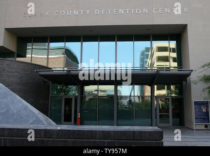 O.J. Simpson si svolge presso il Clark County Detention Center raffigurata qui dopo essere stato arrestato per rapina a mano armata a Las Vegas, Nevada, il 16 settembre 2007. Simpson arraignment è prevista per domani. (UPI foto/Daniel Gluskoter) Foto Stock