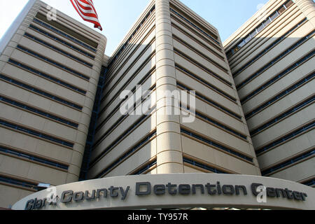 O.J. Simpson si svolge presso il Clark County Detention Center raffigurata qui dopo essere stato arrestato per rapina a mano armata a Las Vegas, Nevada, il 16 settembre 2007. Simpson arraignment è prevista per domani. (UPI foto/Daniel Gluskoter) Foto Stock