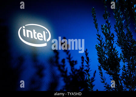 Una vista di segnaletica sul display di Intel Smart City stand a tema durante il 2019 International CES, presso il Las Vegas Convention Center di Las Vegas, Nevada, 10 gennaio 2019. Foto di James Atoa/UPI Foto Stock