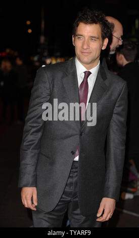 Attore britannico Clive Owen assiste la premiere del 'Duplicity' all impero, Leicester Square a Londra il 10 marzo 2009. (UPI foto/Rune Hellestad) Foto Stock