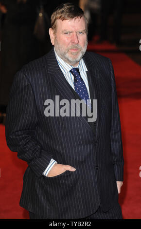 Attore britannico Timothy Spall assiste la premiere del "Re del discorso all' Odeon Leicester Square a Londra il 21 ottobre 2010. UPI/Rune Hellestad Foto Stock