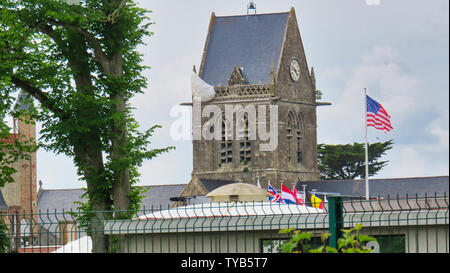 SAINTE MERE, Normandia, Francia - 06 giugno, 2019. D Giorno 75 compleanno del francese la liberazione dai paesi alleati. Cerimonia per ricordare cosa americana, britannica, Foto Stock