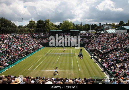 Una vista generale della Corte numero due durante la Serena William's corrisponde al quarto giorno della 125th campionati di Wimbledon in Wimbledon,Inghilterra giovedì, 23 giugno 2011. UPI/Hugo Philpott Foto Stock