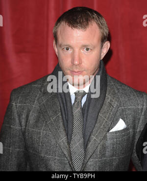 Direttore britannico Guy Ritchie assiste la premiere del"Sherlock Holmes: un gioco di ombre' all impero, Leicester Square a Londra il 8 dicembre 2011. UPI/Rune Hellestad Foto Stock