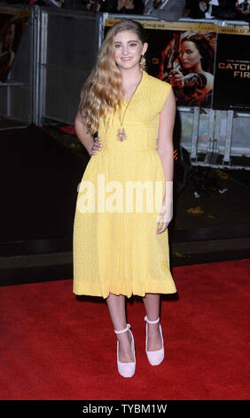 Actrice americano Willow Shields assiste la prima mondiale di "la fame di giochi: Incendio' all'Odeon Leicester Square a Londra il 11 novembre 2013. UPI/Paolo Treadway Foto Stock