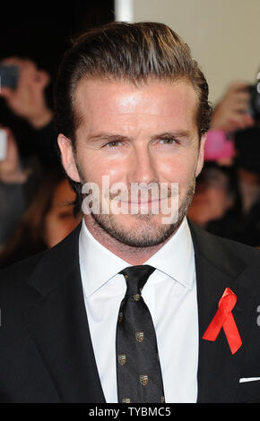 Inglese ex calciatore David Beckham assiste la prima mondiale di "classe di 92' a l'Odeon West End a Londra il 1 dicembre 2013. UPI/Paolo Treadway Foto Stock