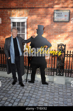 Attore inglese Sir Ian McKellen assiste il Regno Unito Premiere di 'Mr Holmes' di Odeon Kensington a Londra il 10 giugno 2015. Foto di Paul Treadway/UPI Foto Stock