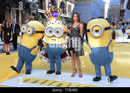 Actrice americano Sandra Bullock assiste la Premiere mondiale di 'Minions' di Odeon Leicester Square a Londra il 11 giugno 2015. Foto di Paul Treadway/UPI Foto Stock