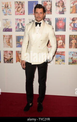 Modello inglese David Gandy assiste la Vogue 100 Cena di Gala a Kensington Gardens a Londra il 23 maggio 2016. Foto di Paul Treadway/ UPI Foto Stock