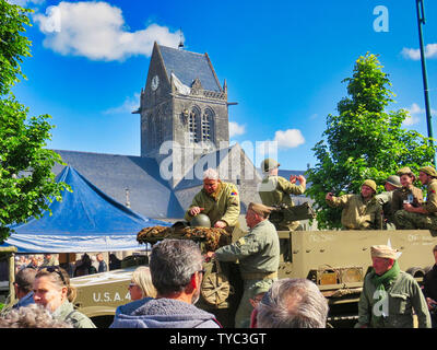 SAINTE MERE, Normandia, Francia - 06 giugno, 2019. D Giorno 75 compleanno del francese la liberazione dai paesi alleati. Cerimonia per ricordare cosa americana, britannica, Foto Stock