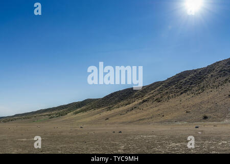 Gobi Grand Canyon auto sfondo sotto giornata di sole Foto Stock