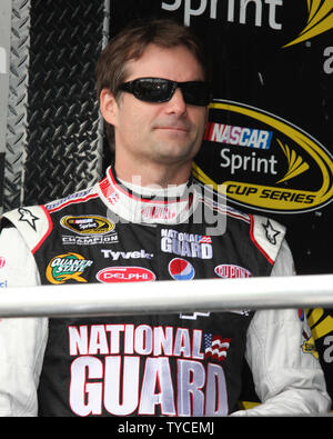 Jeff Gordon attende per presentazioni di driver per la NASCAR Sprint Cup Series SYLVANIA 300 gara a New Hampshire Motor Speedway in Loudon, New Hampshire il 19 settembre 2010 . UPI/Malcolm Speranza Foto Stock