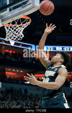 Purdue Boilermakers guard Nojel orientale (20) spara un cestello durante la finale regionale di 2019 NCAA Division I uomini torneo di basket giocato contro la Virginia Cavaliers al KFC Yum Center di Louisville, Kentucky, 30 marzo 2019. Virginia sconfitto Purdue 80-75 in lavoro straordinario per vincere il Sud Campionato Regionale. Foto di Bryan Woolston/UPI Foto Stock