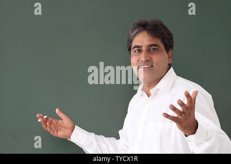 Maestro di una lezione in aula Foto Stock