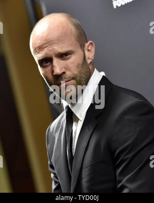 Attore Jason Statham assiste il pioniere dell'anno la cena al Caesars Palace durante il CinemaCon, la convenzione ufficiale dell Associazione Nazionale dei proprietari di teatro, in Las Vegas, Nevada, il 22 aprile 2015. Foto di David Becker/UPI Foto Stock