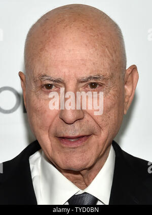 Attore Alan Arkin partecipa al grande schermo Achievement Award al Caesars Palace durante il CinemaCon, la convenzione ufficiale dell Associazione Nazionale dei proprietari di teatro, in Las Vegas, Nevada, il 23 aprile 2015. Foto di David Becker/UPI Foto Stock