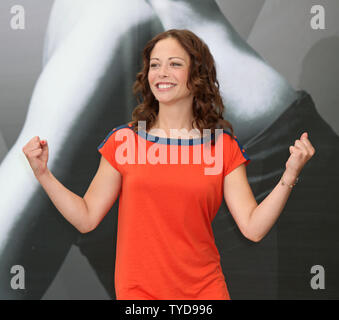 Coesens Dounia arriva a la foto chiamata per la serie "Plus Belle La Vie" durante la cinquantaduesima Festival della Televisione di Monte Carlo a Monte Carlo, Monaco il 13 giugno 2012. UPI/David Silpa Foto Stock