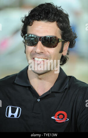 Driver Dario Franchitti aiuta il kick off del 2009 stagione IRL con questo evento mediatico a Fontainebleau Resort a Miami Beach il 23 febbraio 2009. (UPI foto/Larry Marano) Foto Stock