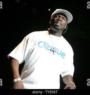 Vincitore del premio Grammy rapper 50 Cent (Curtis Jackson) esegue in concerto al Fillmore Miami Beach a Jackie Gleason Theatre a Miami Beach il 15 giugno 2010. UPI/Michael Bush Foto Stock