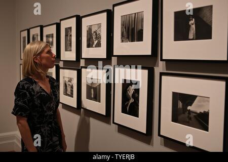 National Portrait Gallery svela Cindy Sherman la prima grande retrospettiva del Regno Unito 26 Giugno 2019 LONDON REGNO UNITO Foto Stock