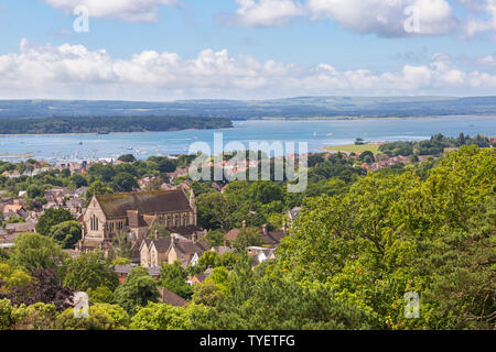 Vista che domina il porto di Poole, Heywood, Brownsea Island con l'isola di Purbeck a distanza Foto Stock