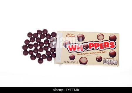 Whoppers latte al malto in sfere ricoperte con il rivestimento di cioccolato scatola di caramelle da Hershey Company Foto Stock