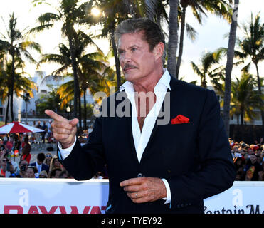 TV membro del cast David Hasselhoff assiste gli Stati Uniti premiere di Motion Picture Baywatch in Lummus Park, Miami Beach, Florida, 13 maggio 2017. Il film è un remake della serie TV che correva da 1989-2001. Foto di Gary mi Rothstein/UPI Foto Stock