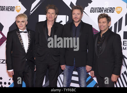 (Da l a r) Nick Rhodes, John Taylor, Simon Le Bon e Roger Taylor dei Duran Duran arriva a MTV Europe Music Awards di Milano, in Italia il 25 ottobre 2015. Foto di David Silpa/UPI Foto Stock