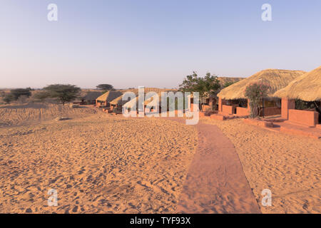 Rifugi di dessert a Reggie cammello del Camp di Osian Jodhpur Rajasthan in India Foto Stock