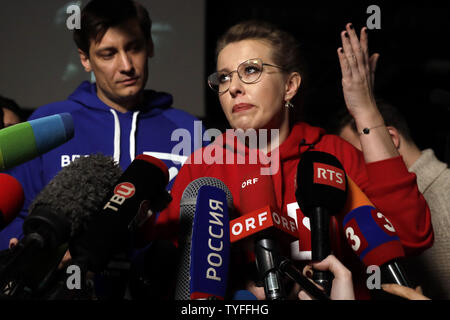 Speranzoso presidenziale Ksenia Sobchak colloqui alla media al suo ultimo evento della campagna a Mosca il 15 marzo 2018 due giorni prima delle elezioni presidenziali in Russia. Foto di Yuri Gripas/UPI Foto Stock