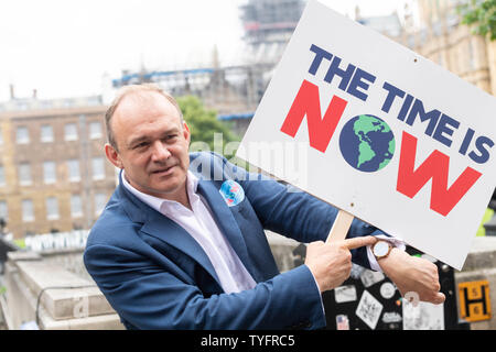 Londra, Regno Unito. Il 26 giugno 2019. Ora è il tempo del cambiamento climatico lobby di massa di MP ed Davey Lib Dem mP e la leadership di credito contenter Ian Davidson/Alamy Live News Foto Stock