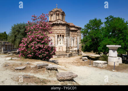 Atene Grecia. La piccola vecchia chiesa dei Santi Apostoli presso l'Antica Agora Foto Stock