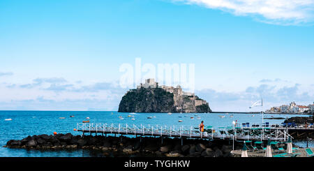 Castello Aragonese sull isola d Ischia, la Costiera Amalfitana, Italia Foto Stock