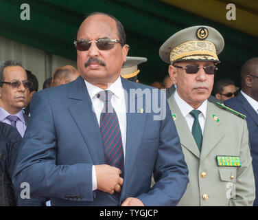 EX PRESIDENTE DELLA MAURITANIA MOHAMED OULD ABDEL AZIZ e nuovo Presidente Mohamed Ould GHAZOUANI Foto Stock