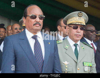 EX PRESIDENTE DELLA MAURITANIA MOHAMED OULD ABDEL AZIZ e nuovo Presidente Mohamed Ould GHAZOUANI Foto Stock