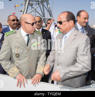 EX PRESIDENTE DELLA MAURITANIA MOHAMED OULD ABDEL AZIZ e nuovo Presidente Mohamed Ould GHAZOUANI Foto Stock